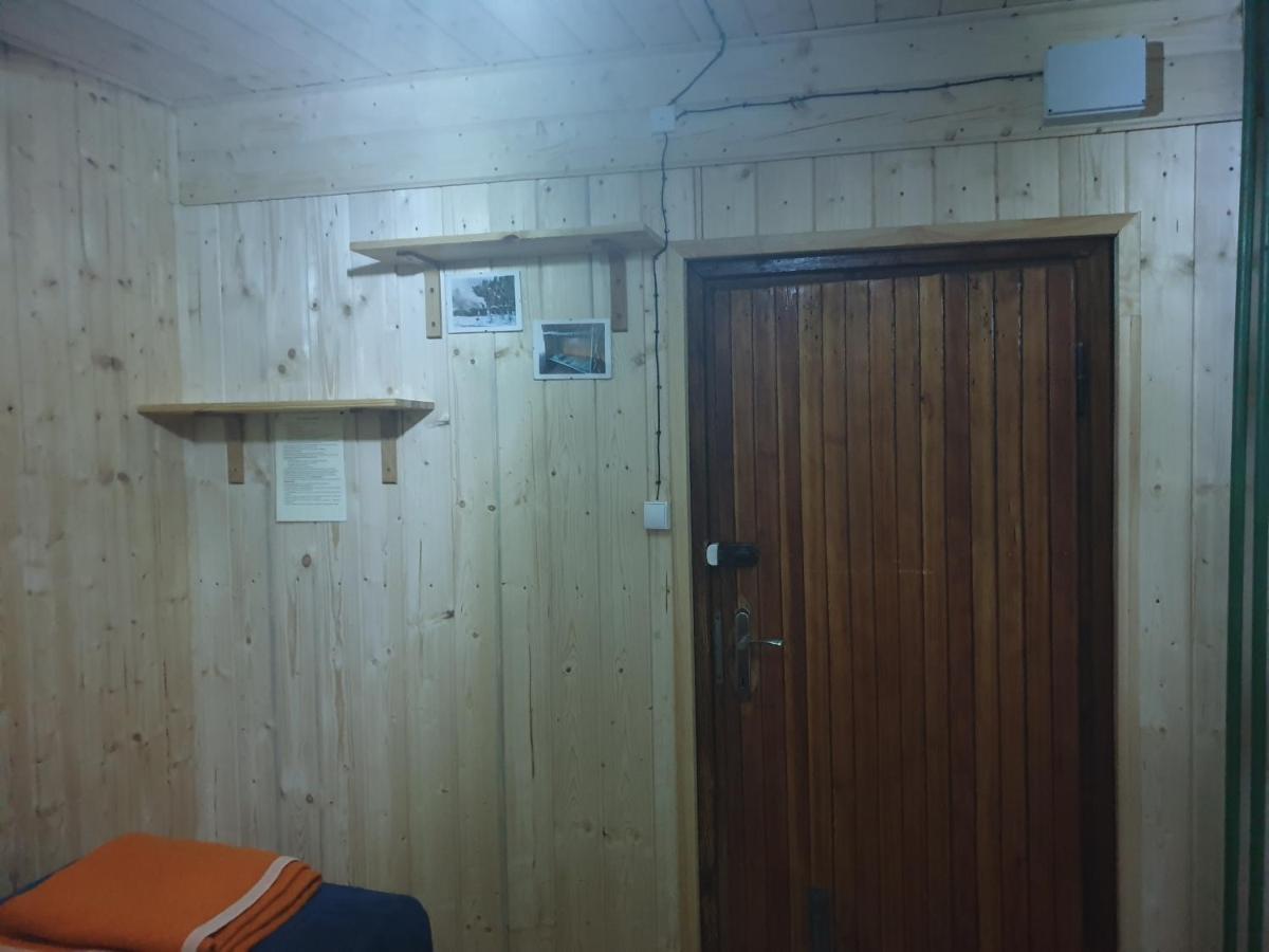 Bacowka Pttk Jaworzec Hostel Wetlina Bagian luar foto