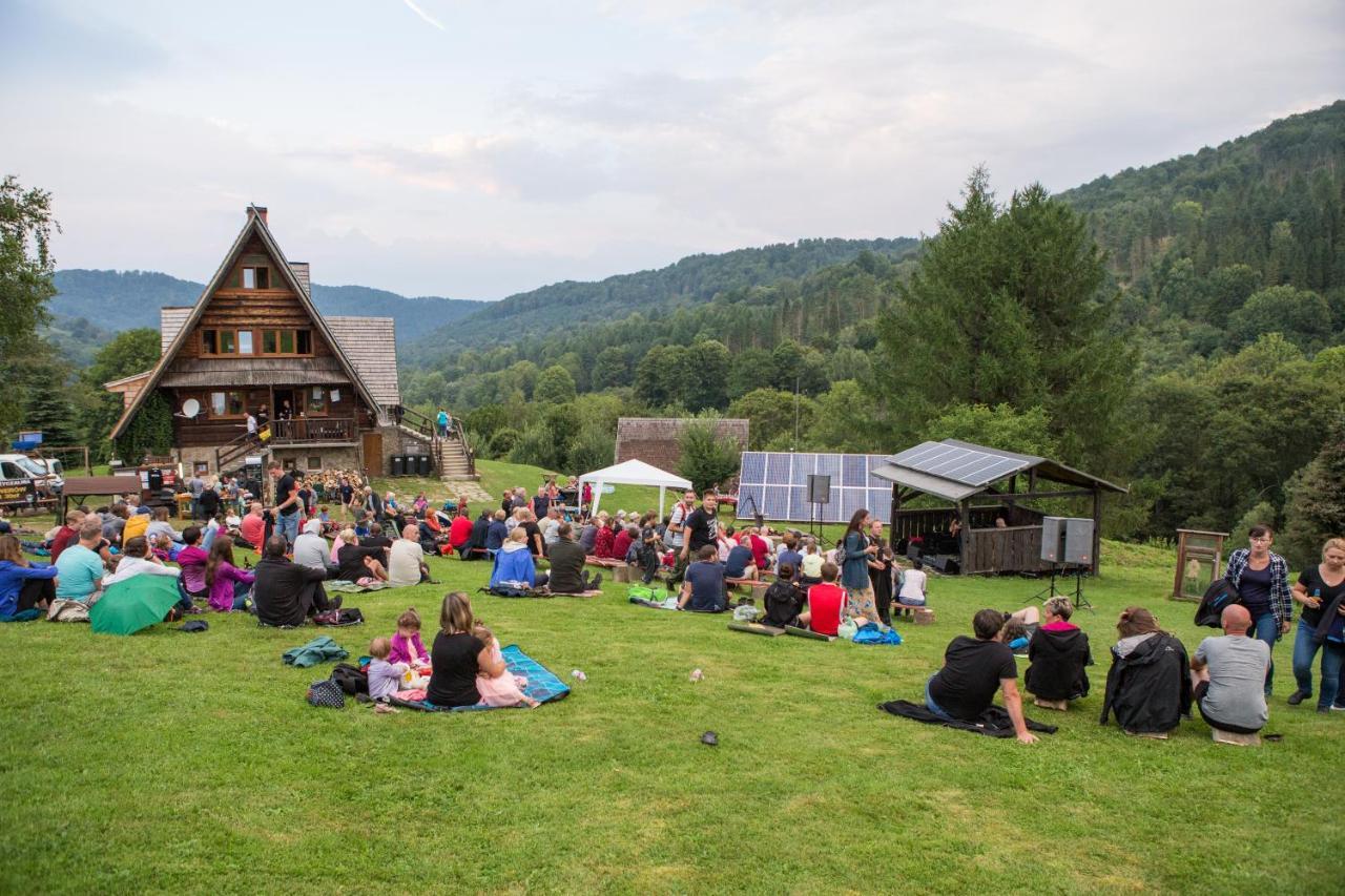 Bacowka Pttk Jaworzec Hostel Wetlina Bagian luar foto
