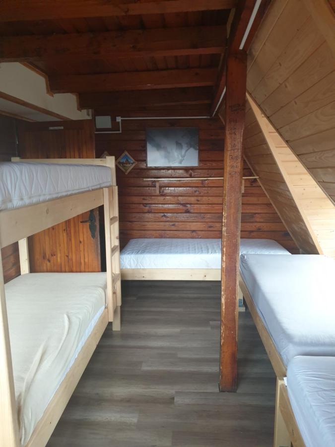 Bacowka Pttk Jaworzec Hostel Wetlina Bagian luar foto
