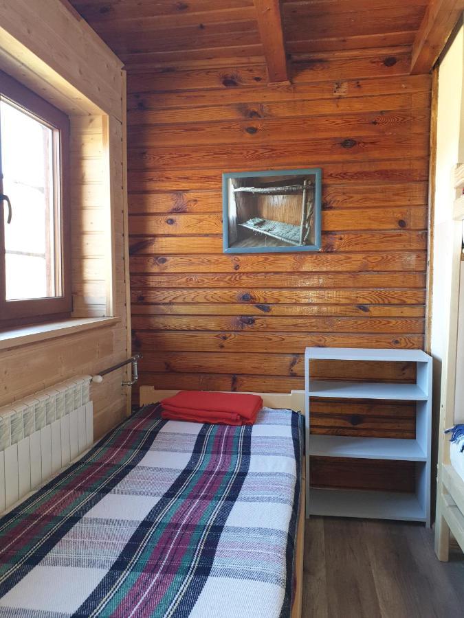 Bacowka Pttk Jaworzec Hostel Wetlina Bagian luar foto