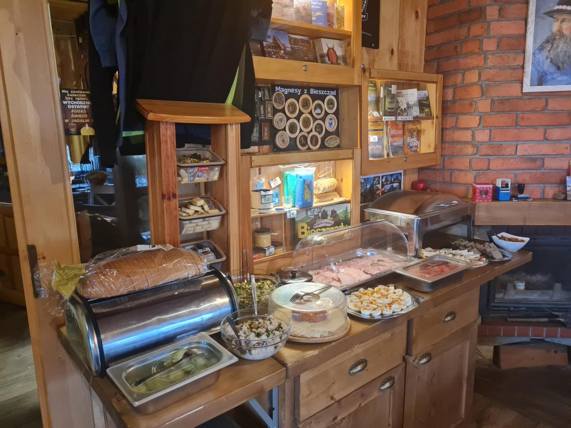Bacowka Pttk Jaworzec Hostel Wetlina Bagian luar foto