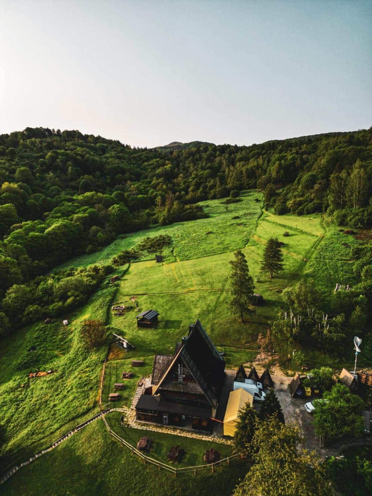 Bacowka Pttk Jaworzec Hostel Wetlina Bagian luar foto