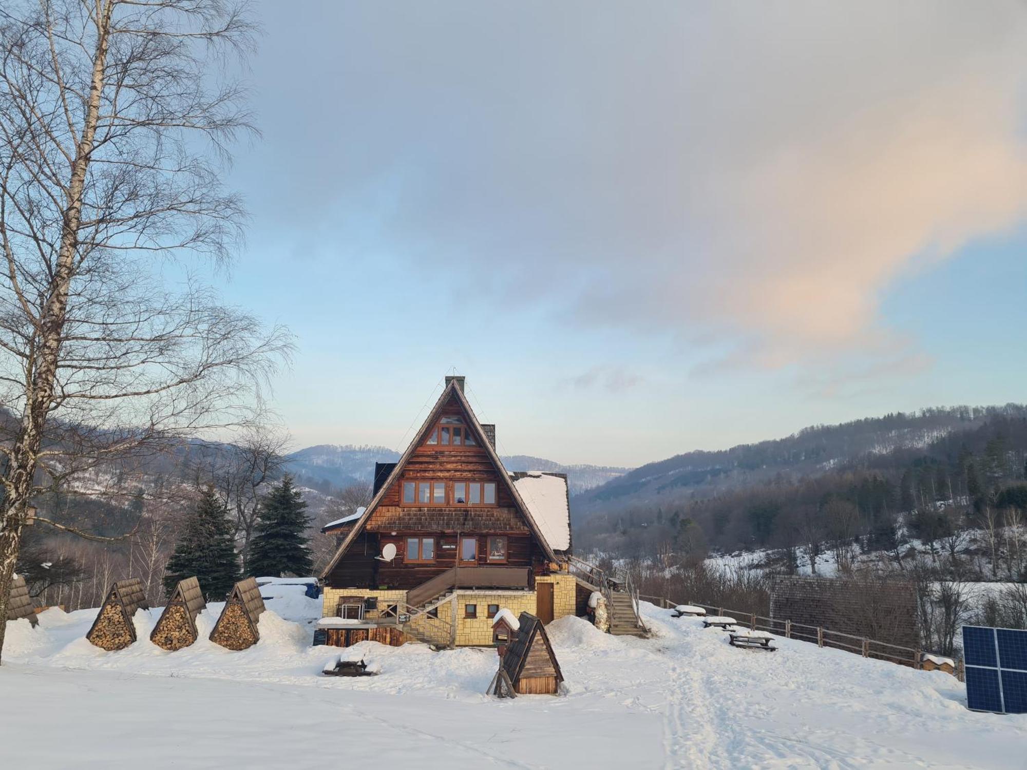 Bacowka Pttk Jaworzec Hostel Wetlina Bagian luar foto