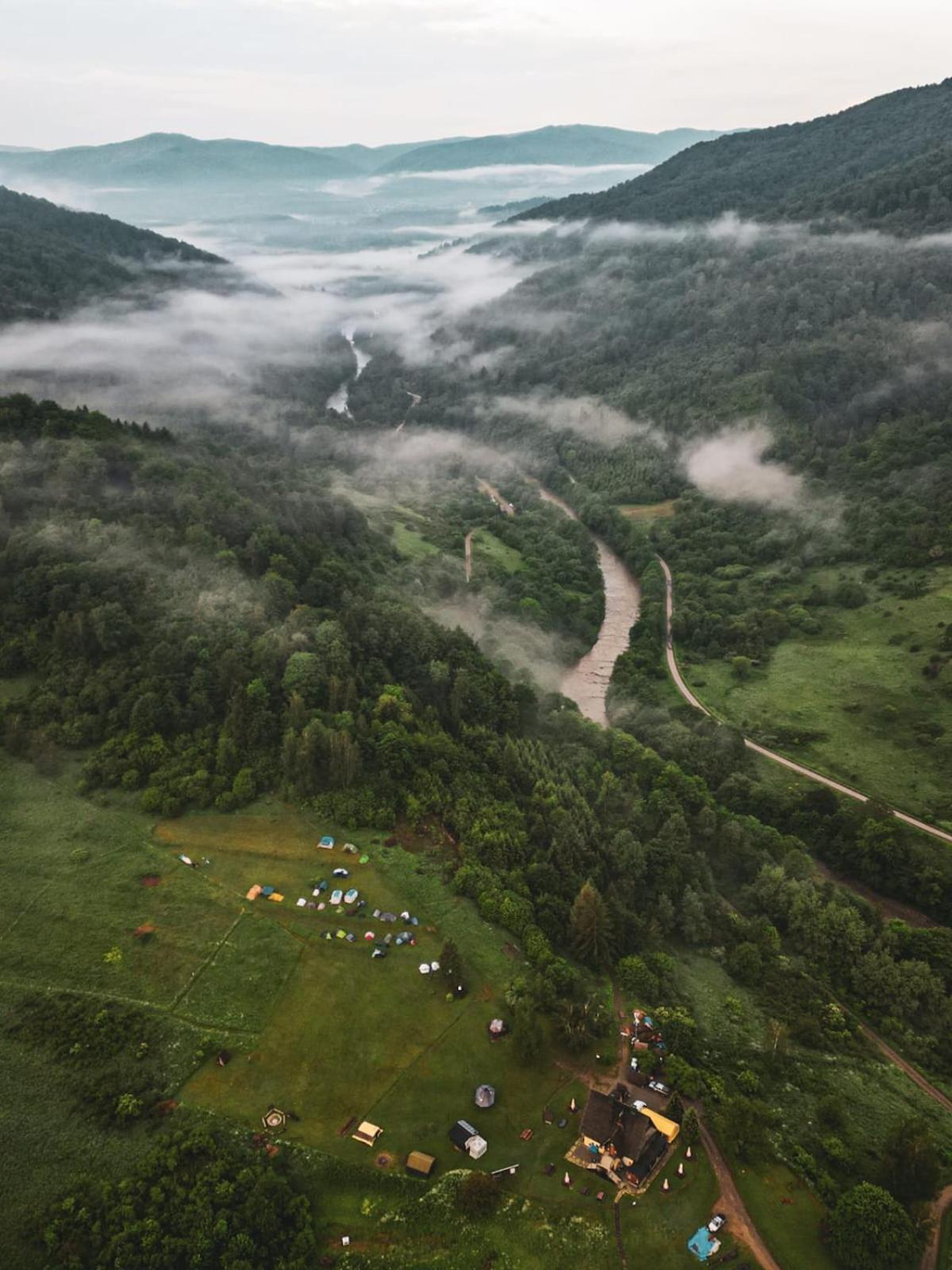 Bacowka Pttk Jaworzec Hostel Wetlina Bagian luar foto