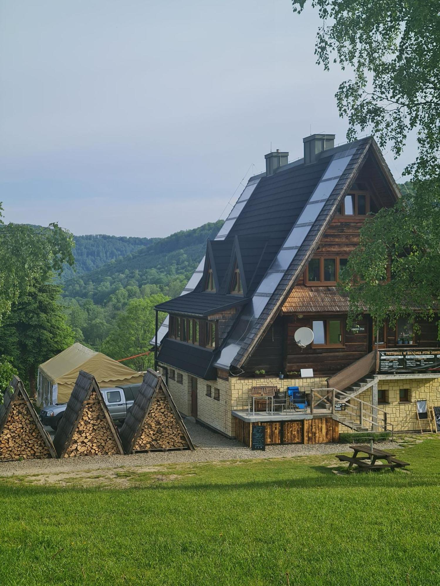 Bacowka Pttk Jaworzec Hostel Wetlina Bagian luar foto