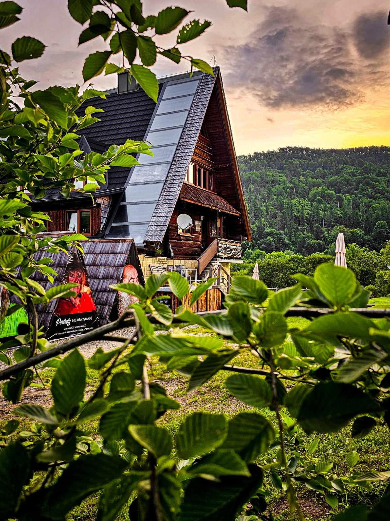 Bacowka Pttk Jaworzec Hostel Wetlina Bagian luar foto